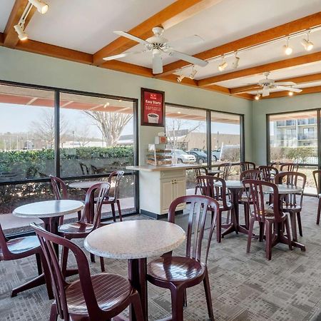 Econo Lodge Inn & Suites Рехобът Бийч Екстериор снимка
