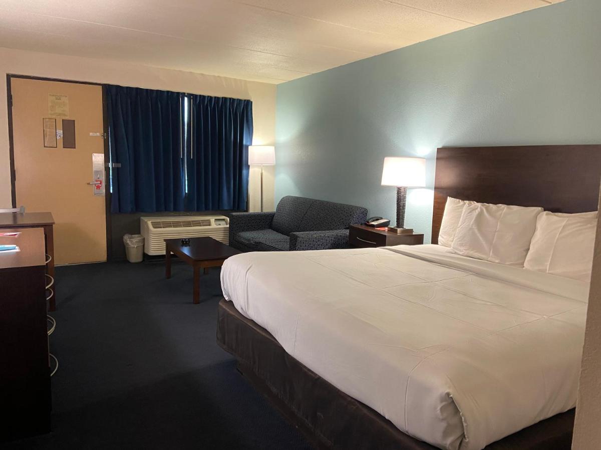 Econo Lodge Inn & Suites Рехобът Бийч Екстериор снимка