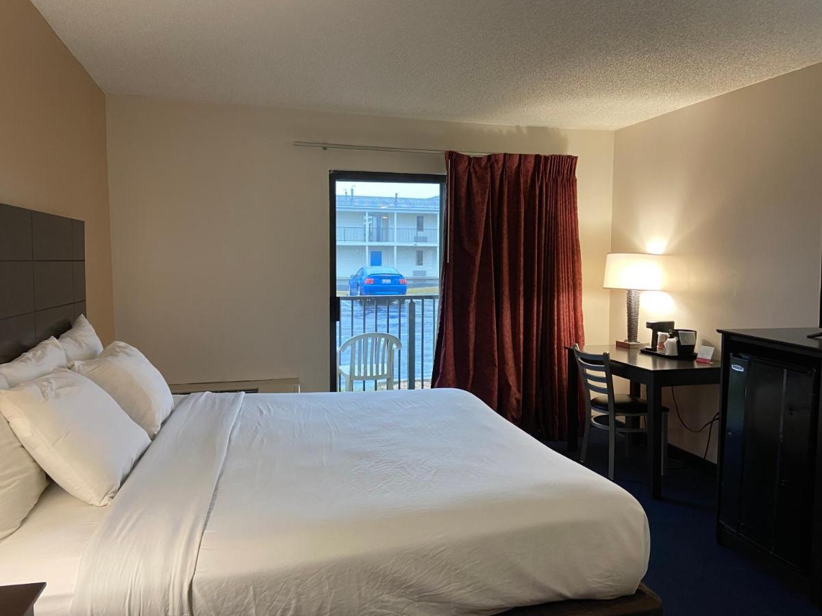 Econo Lodge Inn & Suites Рехобът Бийч Екстериор снимка