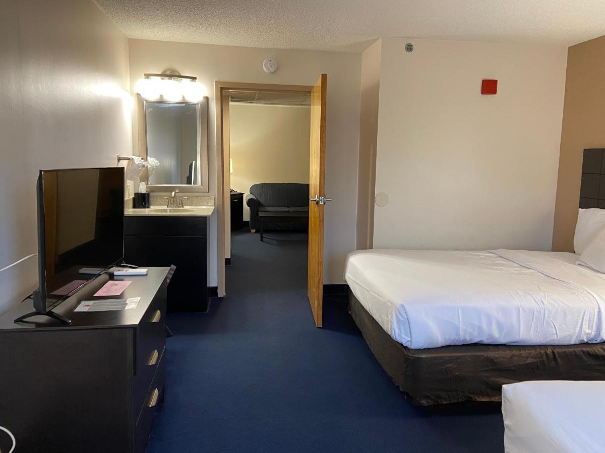 Econo Lodge Inn & Suites Рехобът Бийч Екстериор снимка