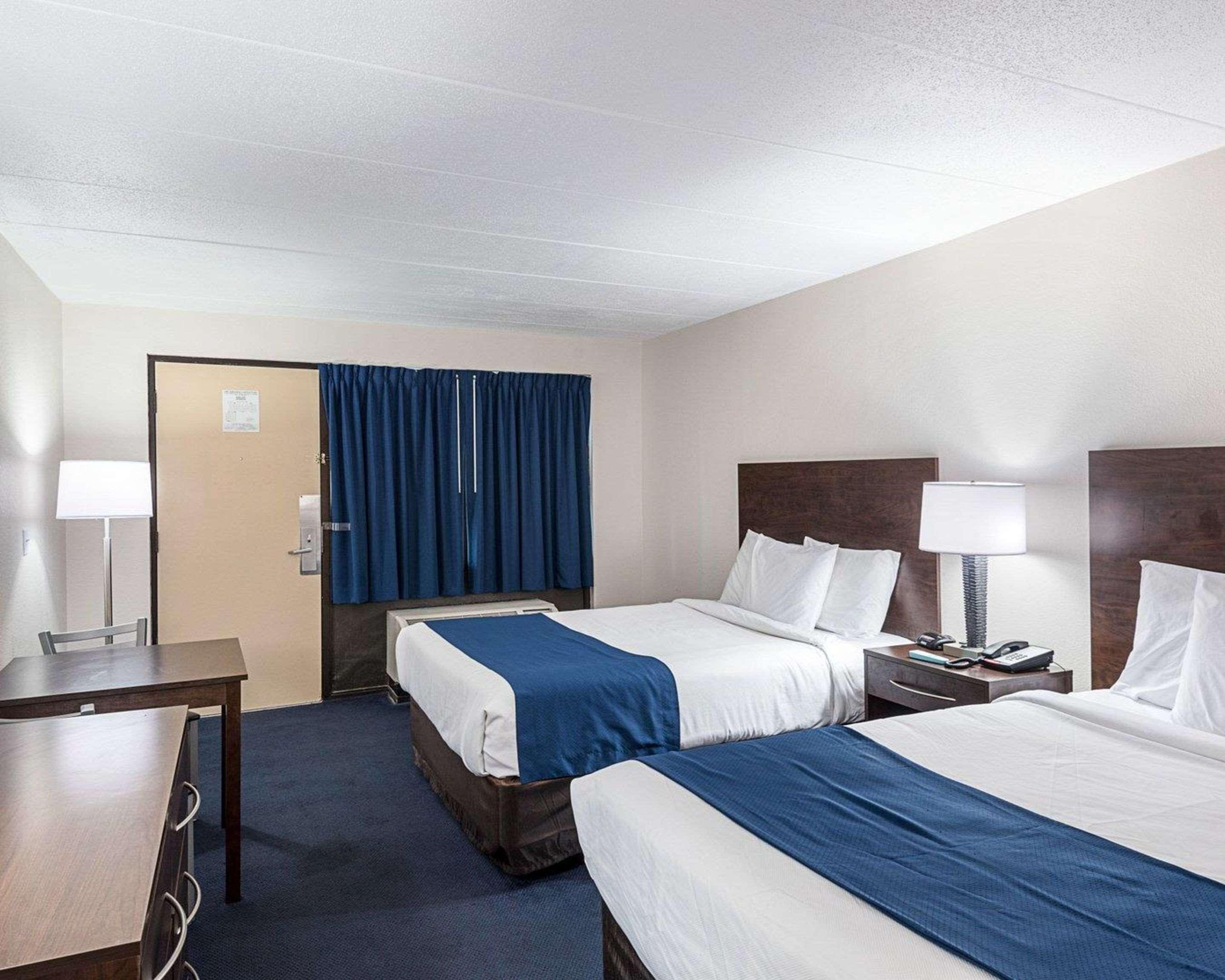 Econo Lodge Inn & Suites Рехобът Бийч Екстериор снимка