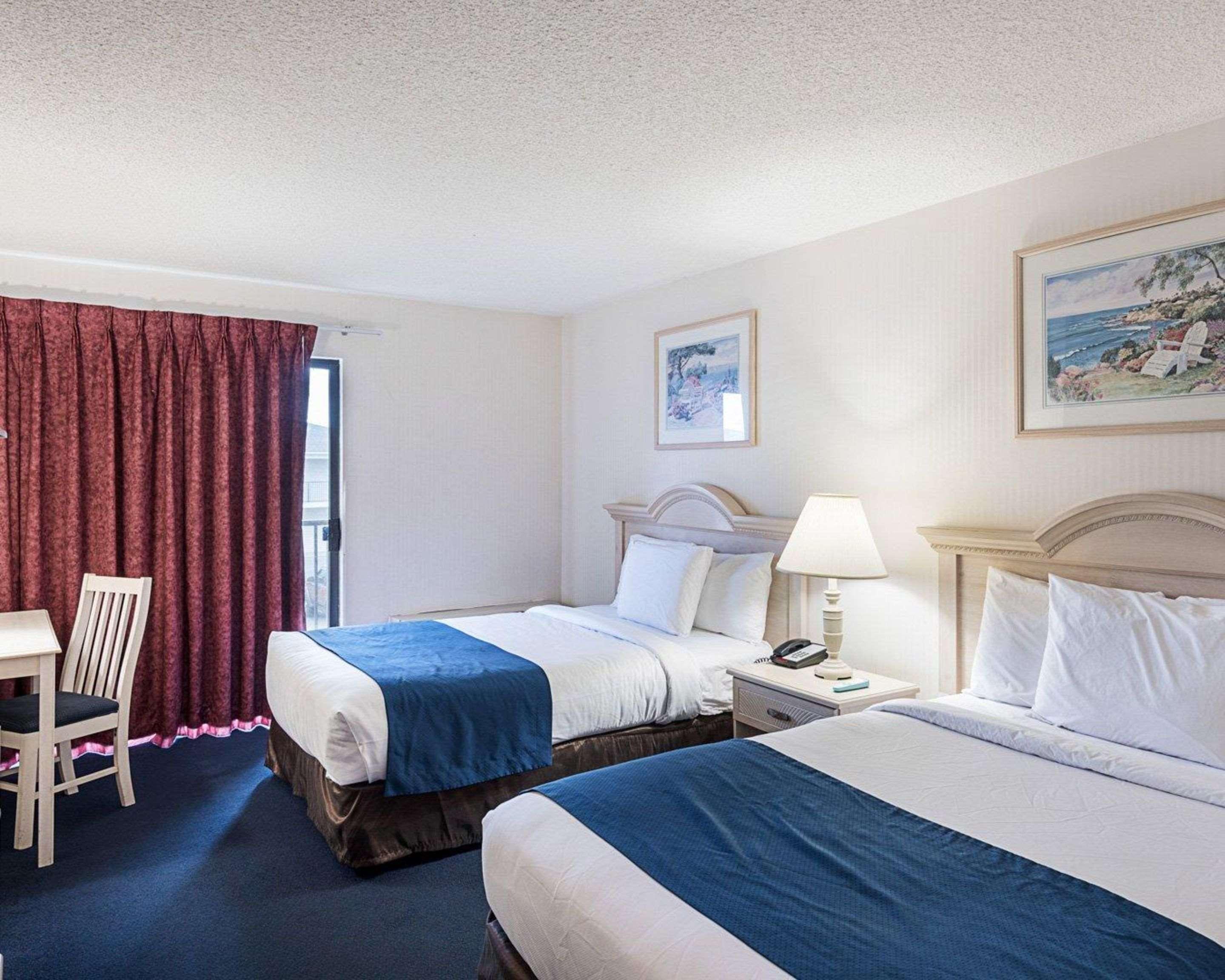 Econo Lodge Inn & Suites Рехобът Бийч Екстериор снимка