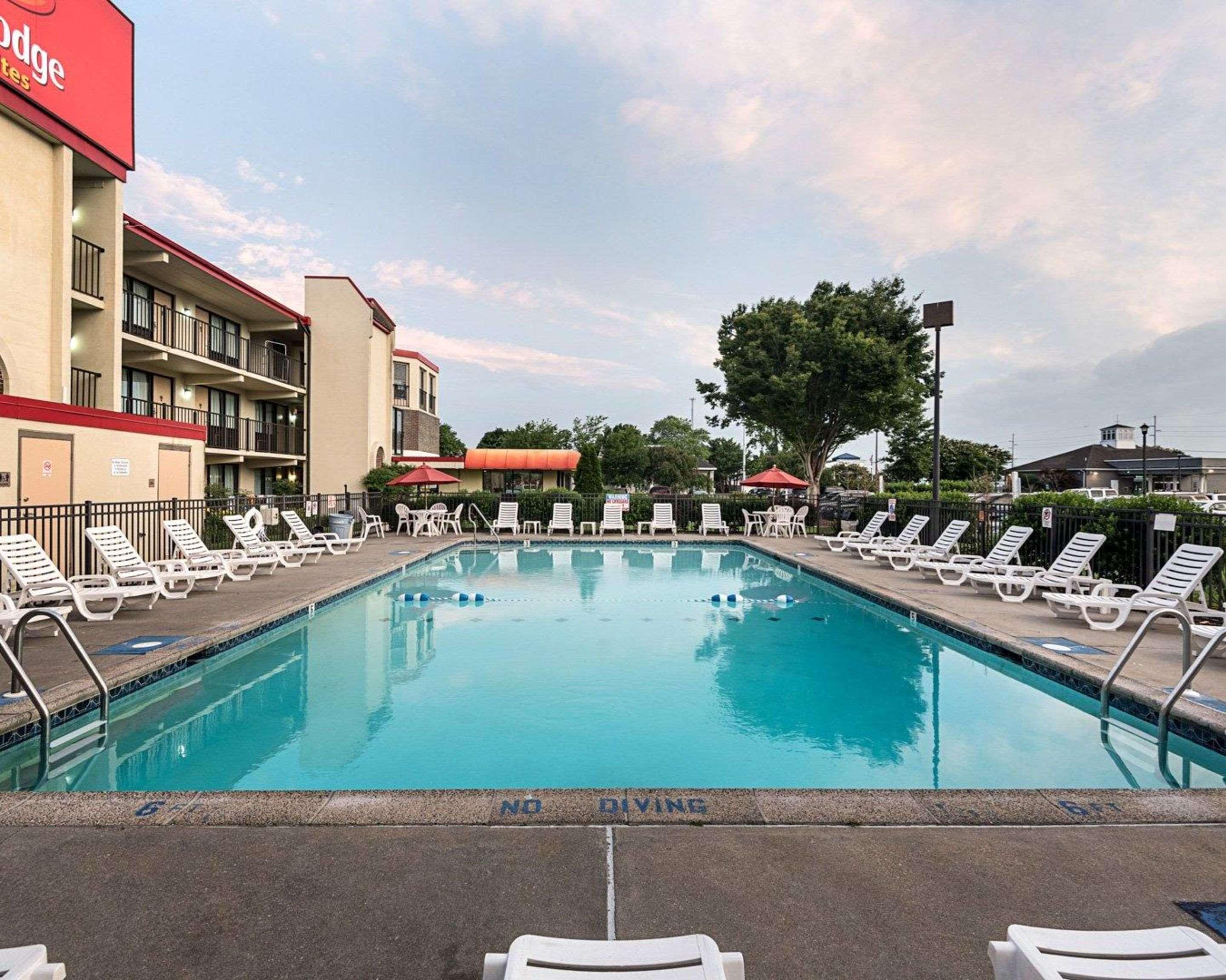 Econo Lodge Inn & Suites Рехобът Бийч Екстериор снимка
