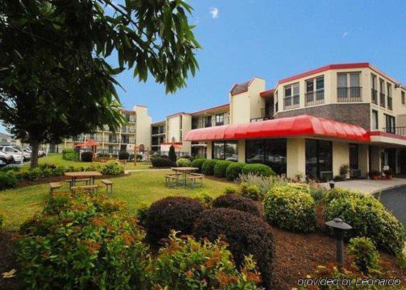 Econo Lodge Inn & Suites Рехобът Бийч Екстериор снимка