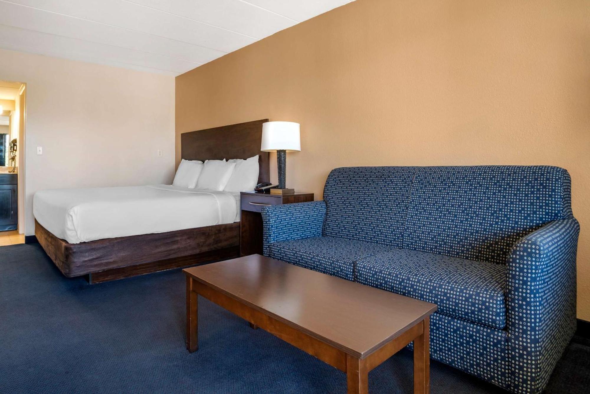Econo Lodge Inn & Suites Рехобът Бийч Екстериор снимка