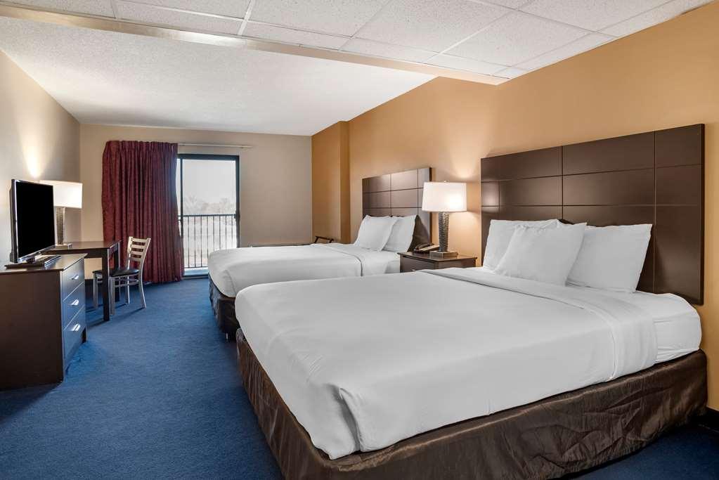 Econo Lodge Inn & Suites Рехобът Бийч Стая снимка