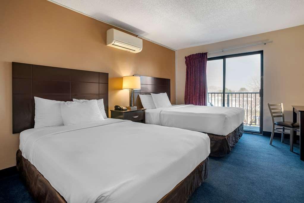 Econo Lodge Inn & Suites Рехобът Бийч Стая снимка